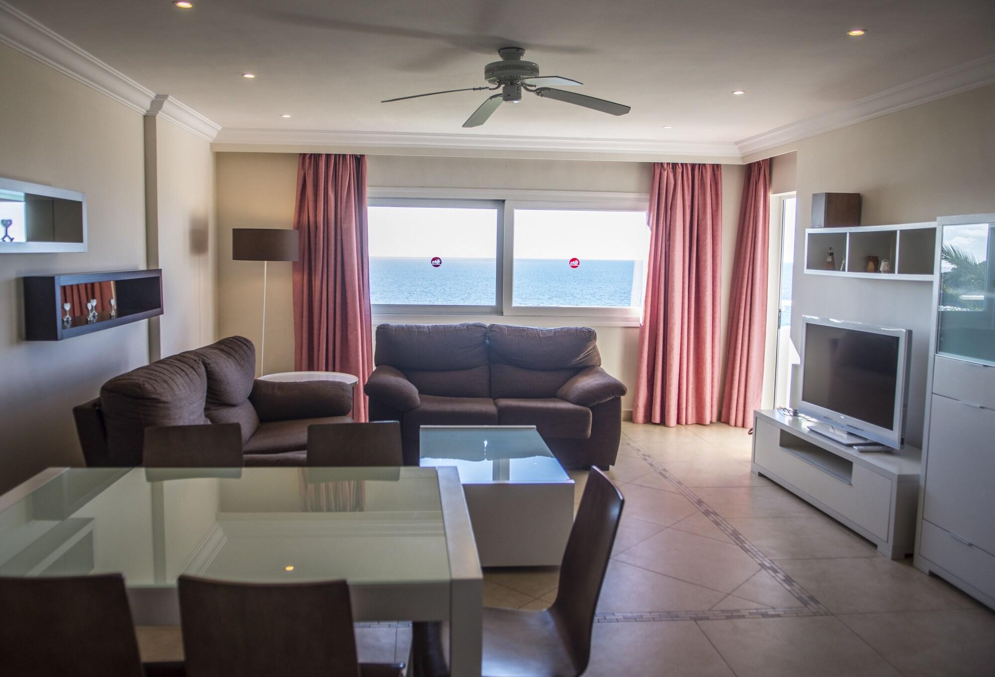Hamilton Court Aparthotel Santo Tomas Ngoại thất bức ảnh
